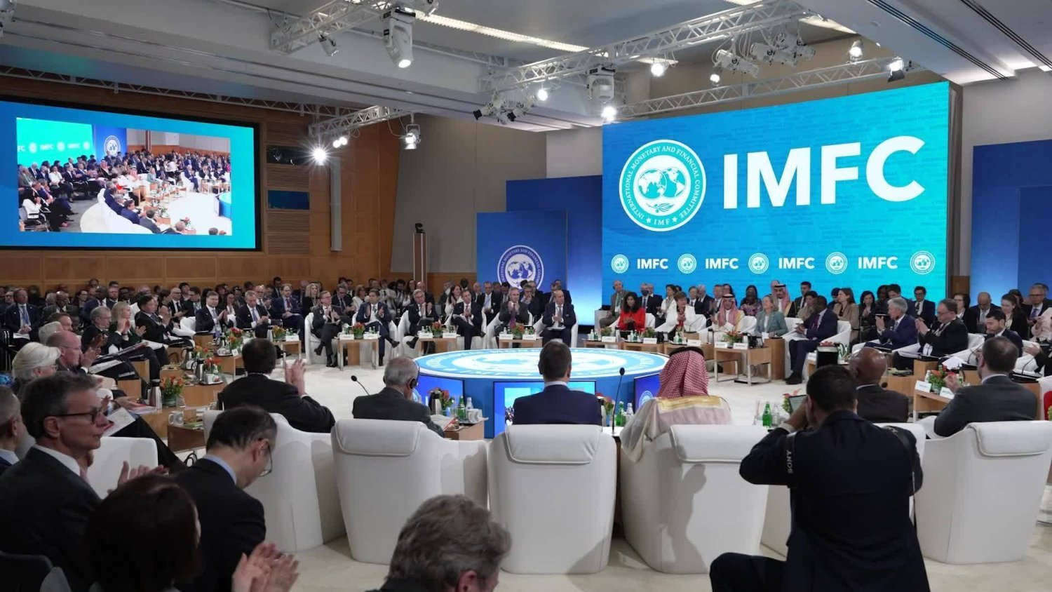 جانب من اجتماعات الربيع للبنك وصندوق النقد الدوليين المنعقدة في واشنطن (الموقع الإلكتروني لصندوق النقد الدولي)