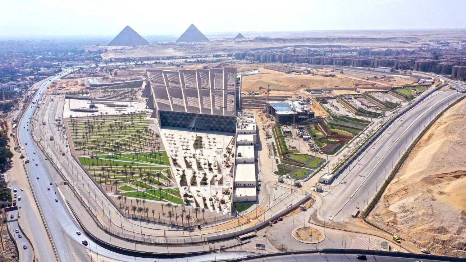 مصر تضع اللمسات الأخيرة على المتحف الكبير (وزارة السياحة والآثار المصرية)