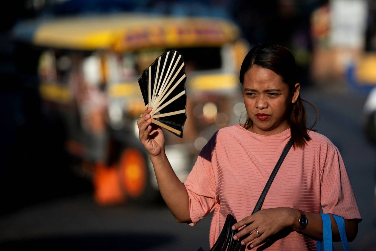 اجتاحت درجات الحرارة المرتفعة أجزاء من جنوب وجنوب شرق آسيا (رويترز)