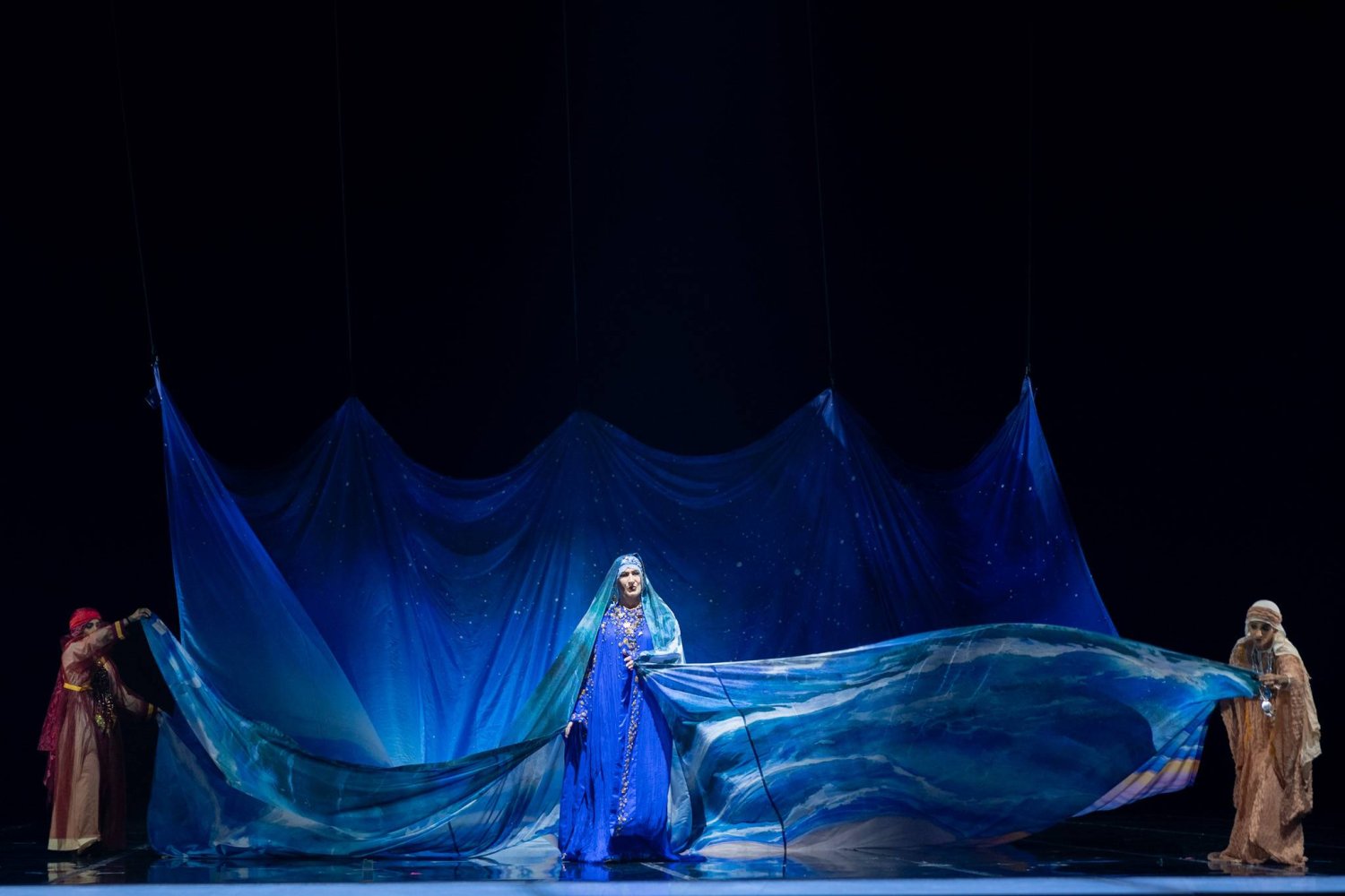 مغنية الميزو سوبرانو الشهيرة سارة كونولي تعلمت العربية خصيصاً لأداء دورها بوصفها «زرقاء اليمامة» (هيئة المسرح)