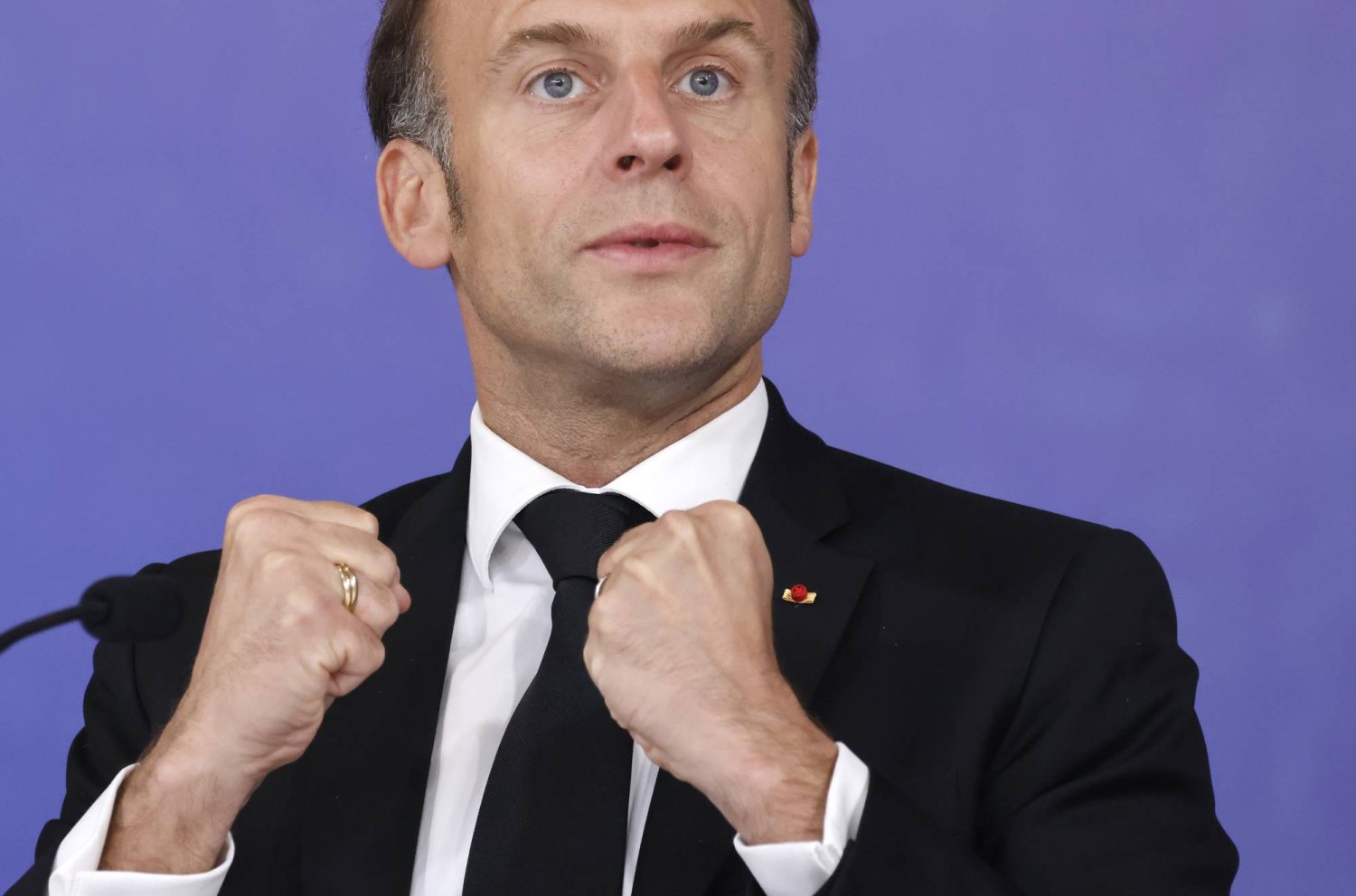 ردود فعل واتهامات عنيفة للرئيس الفرنسي بسبب مقترحه حول قوة الردع النووية الفرنسية (إ.ب.أ)